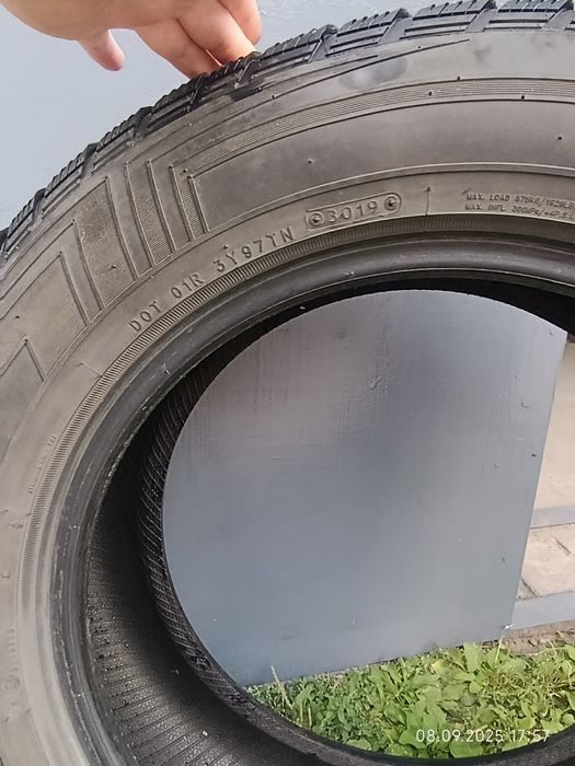 235-60 R18  Зима
