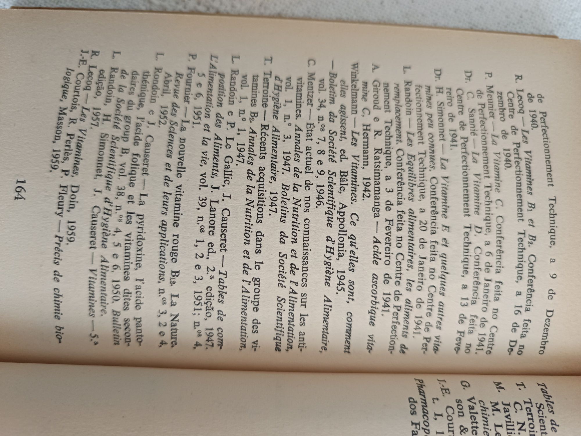 Livro As vitaminas "Suzanne Gallot. 1970.