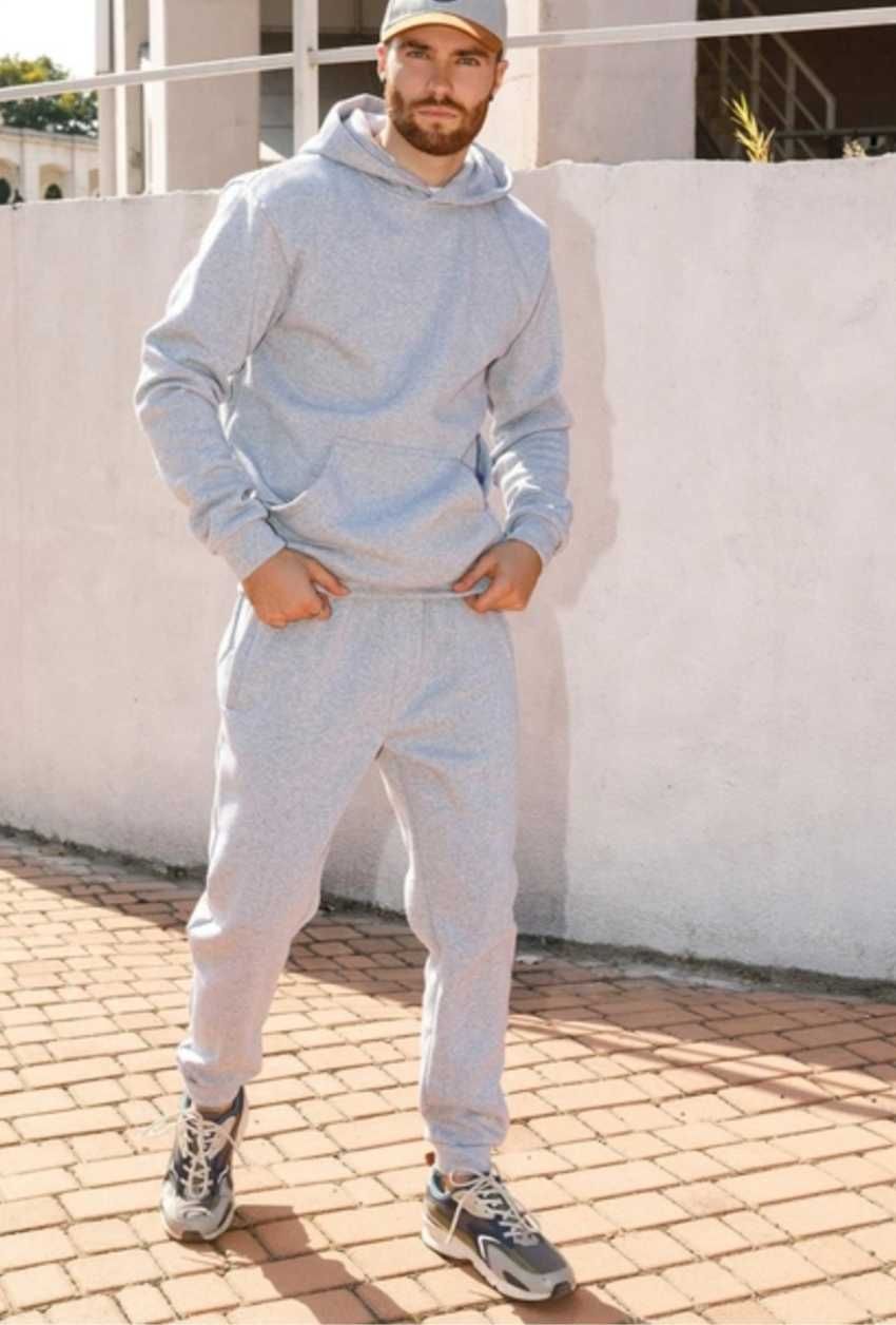 Спортивный костюм брендовый
