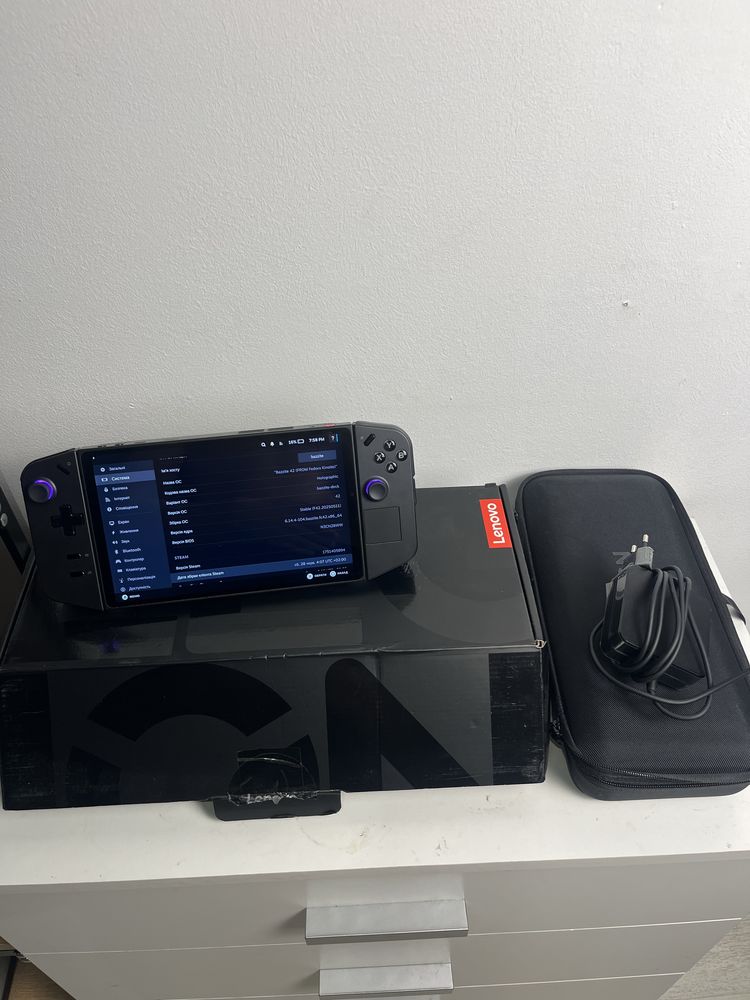 Портативна консоль Lenovo Legion GO 512 GB
