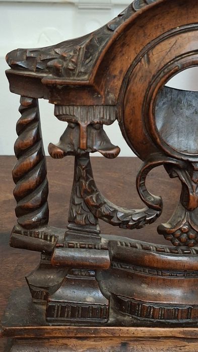 Moldura em madeira preciosas séc. 18/19 para relogio de bolso