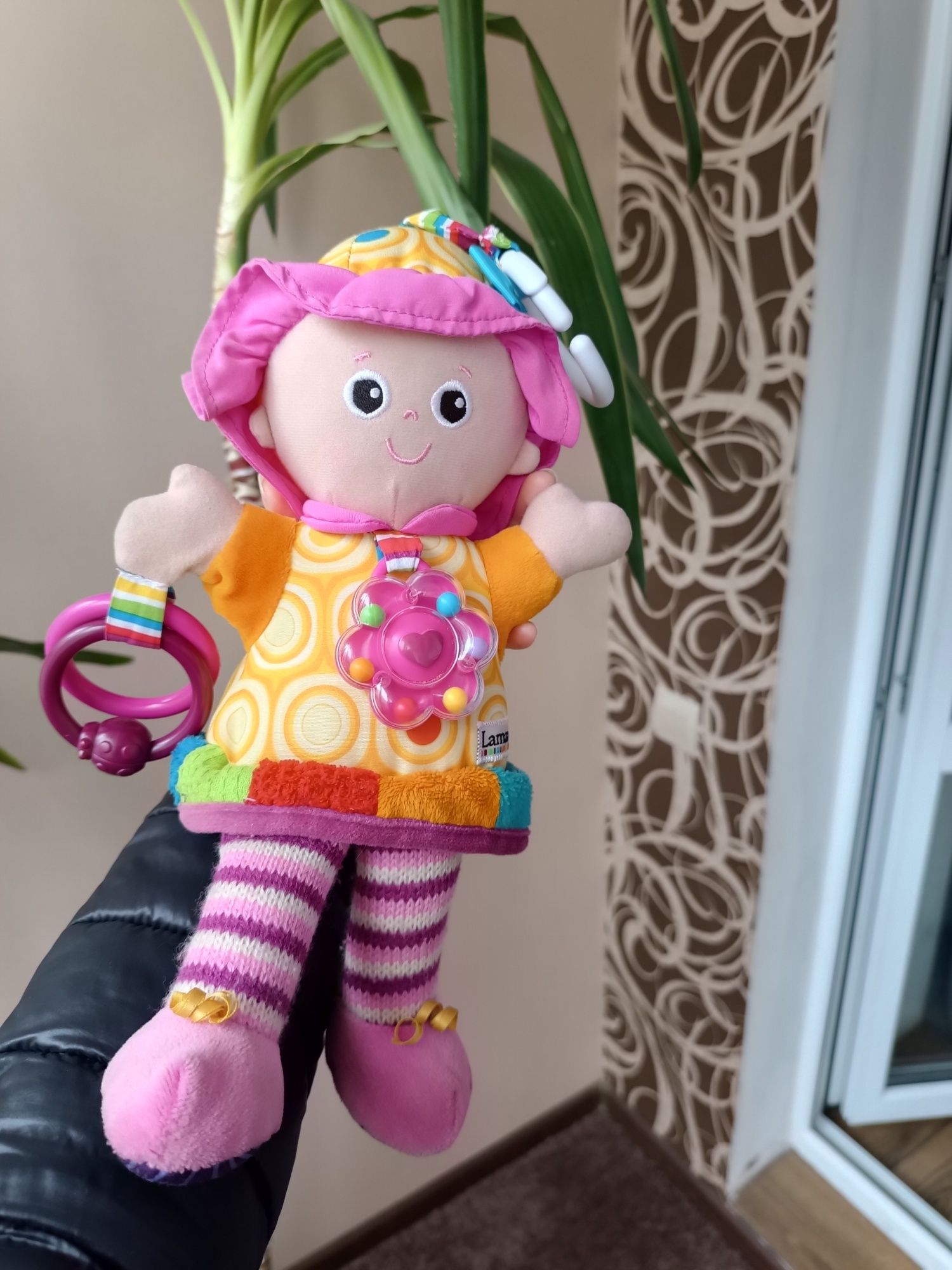 Лялька підвіска Lamaze