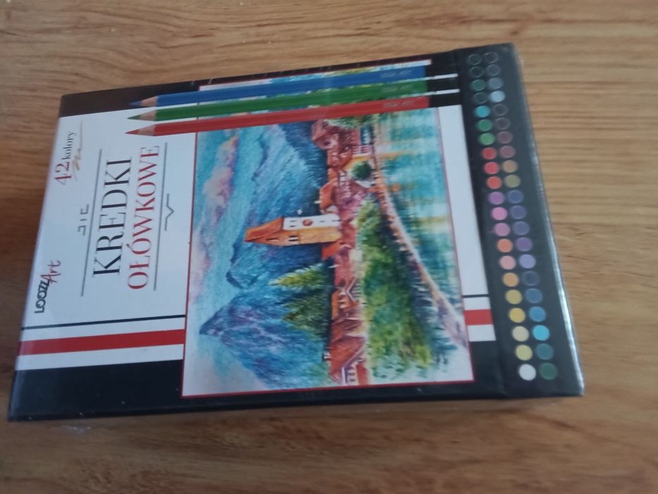 Nowy zestaw kredek ołówkowy firmy Loozz 42 kolory