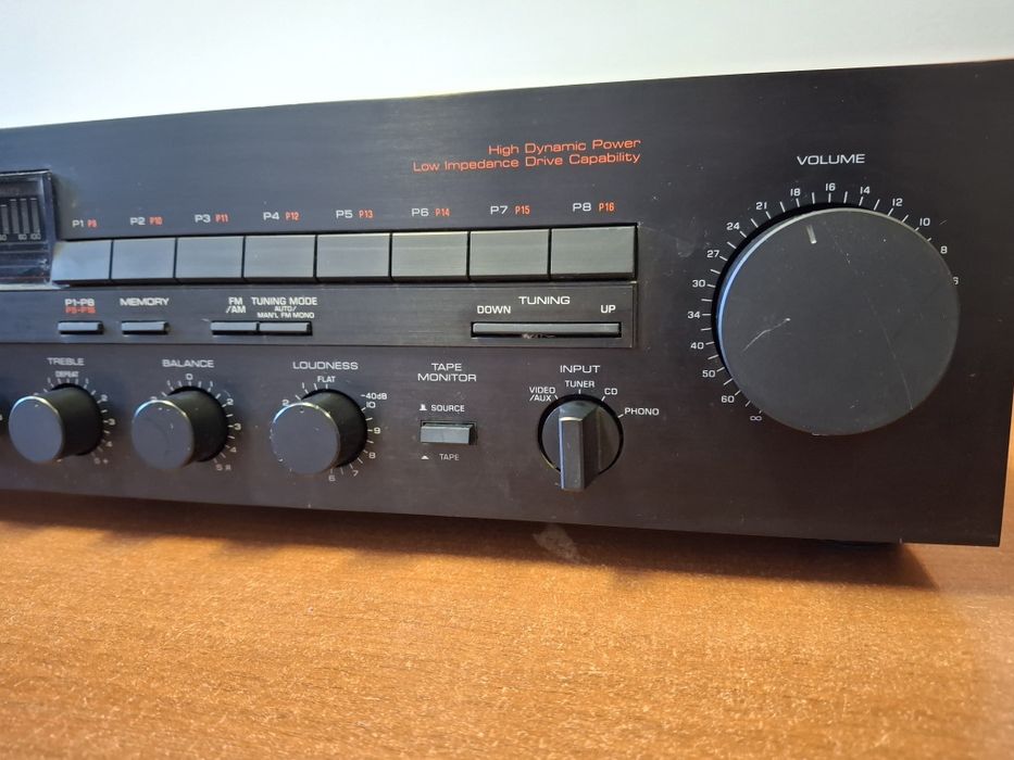 Amplituner Yamaha RX-300 grający