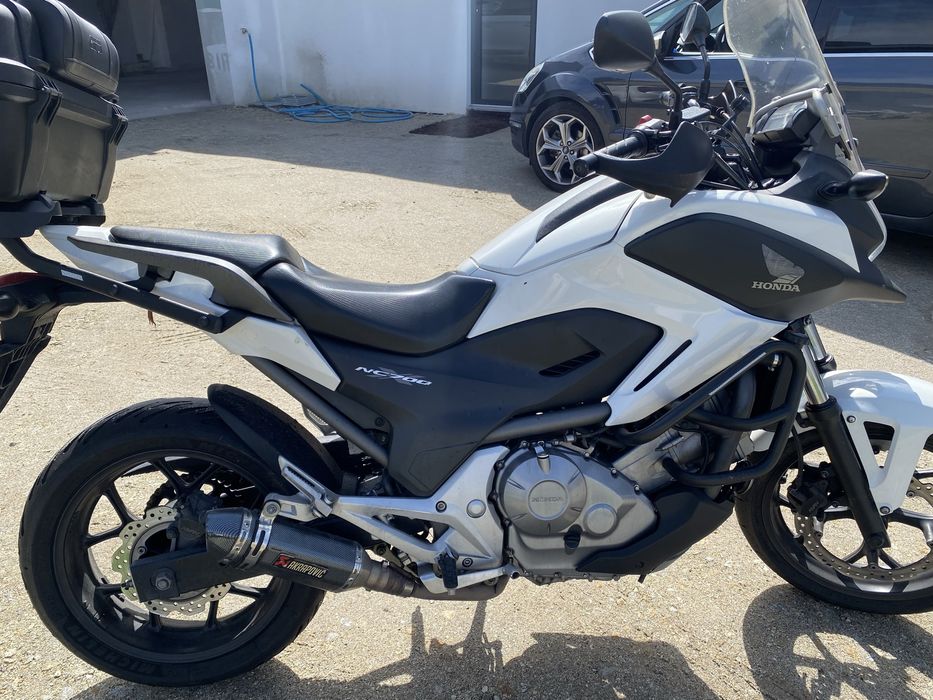 Honda NC 700x muito bem estimada e economica.