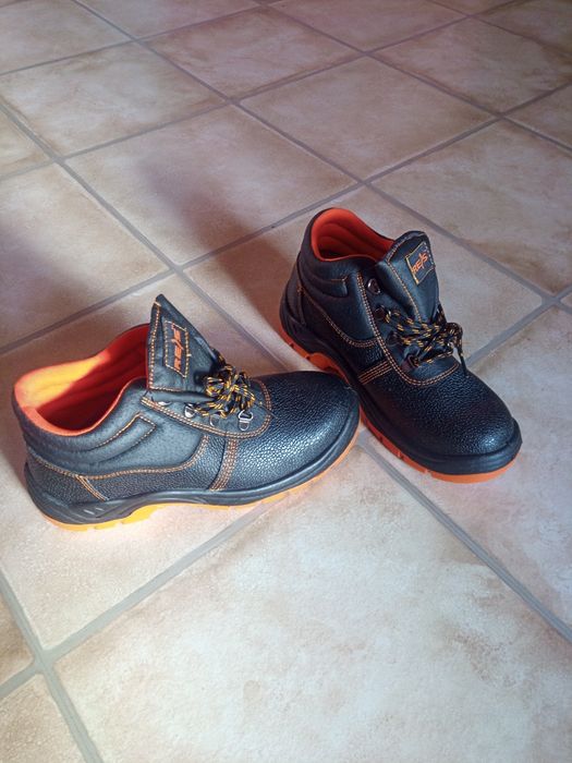 Чоловічі шкіряні ботінки 43 розмір