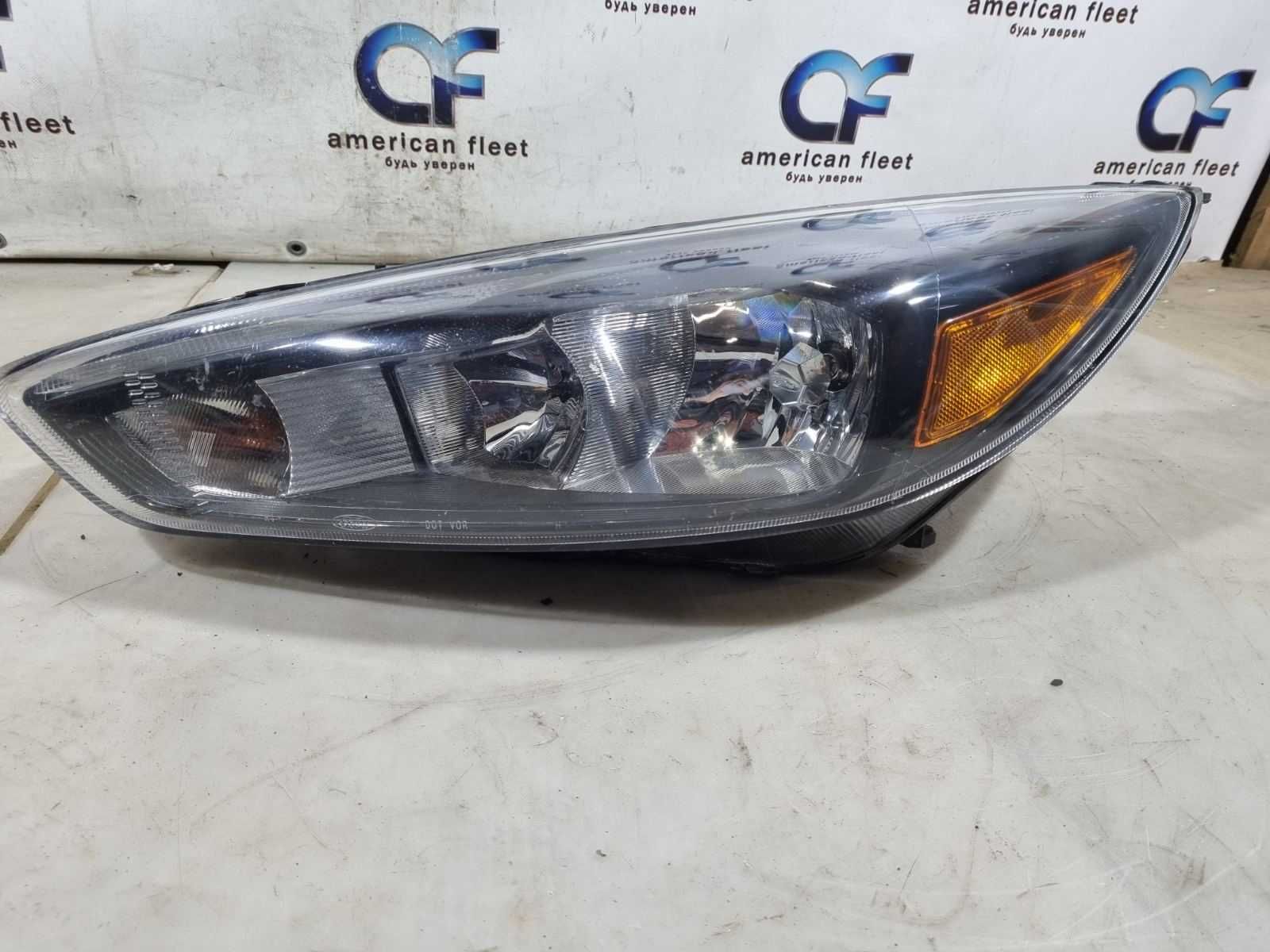 Ford Focus mk3 15-18 Фара левая темная галоген LED DRL / Фокус Америка