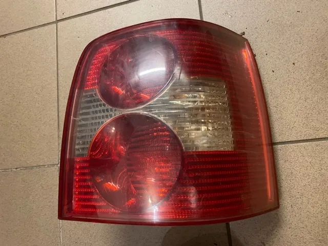 LAMPA TYŁ PRAWA VOLKSWAGEN VW PASSAT B5 KOMBI LIFT