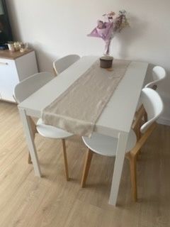 Stół i krzesła białe rozkładany Nowe