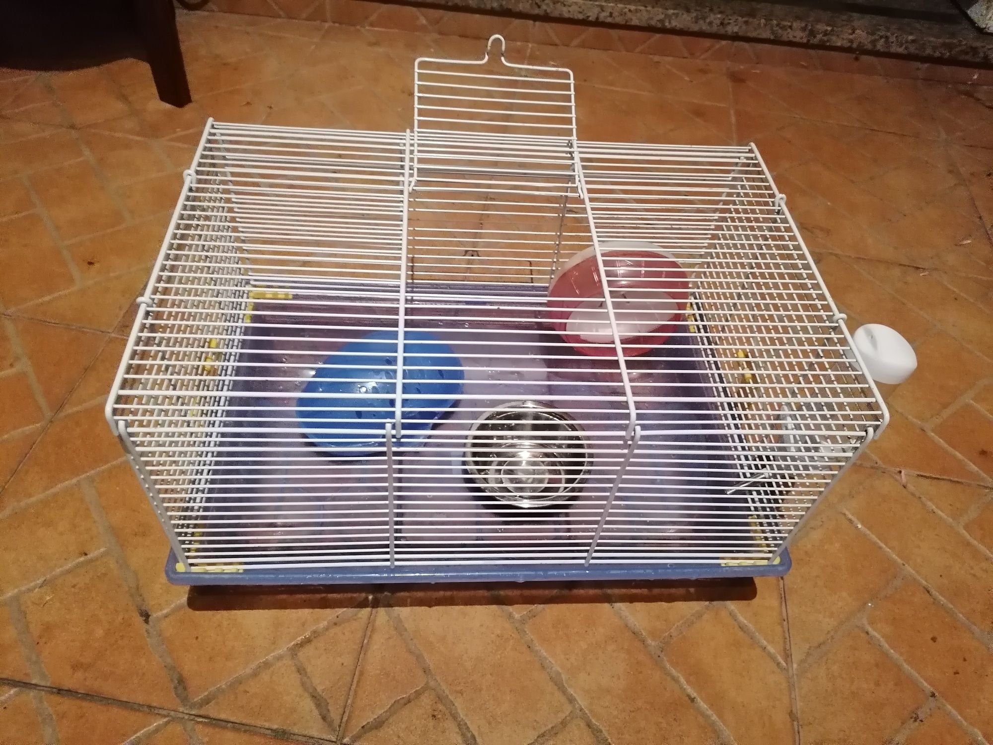 Gaiola para hamsters com acessórios