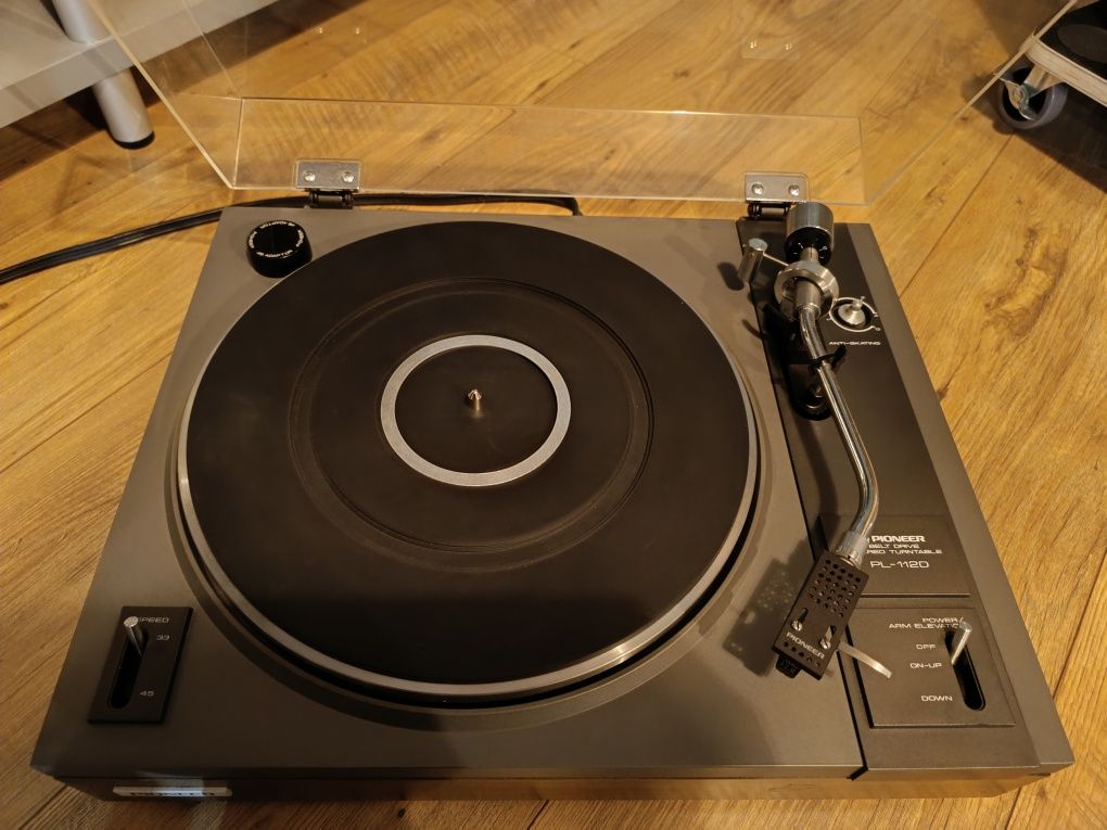 Pioneer pl 112 d w ładnym stanie , całkowicie sprawny