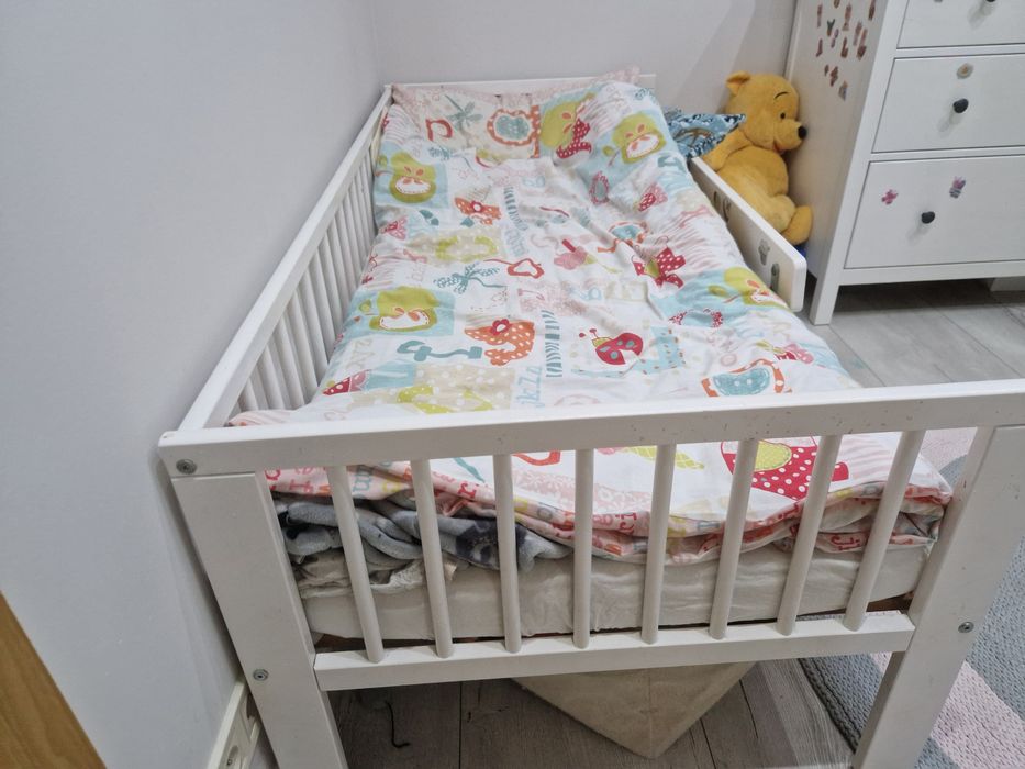 Łóżko dzieciece z materacem