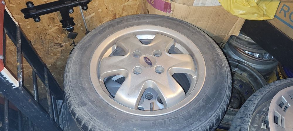 Felgi alu z oponam BARUMi do ford  185/70/R14