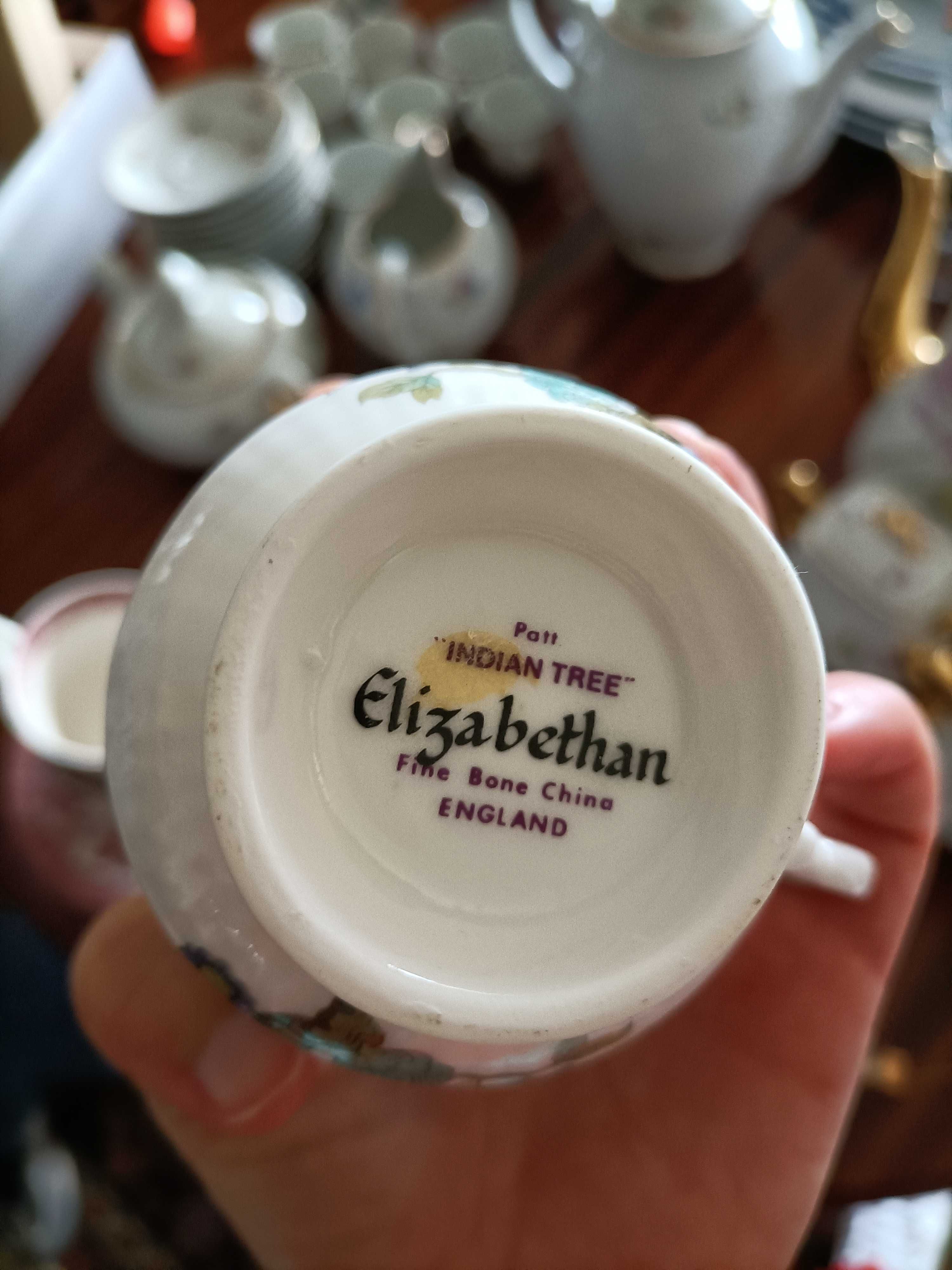 Vendo 4 chávenas de loiça inglesa