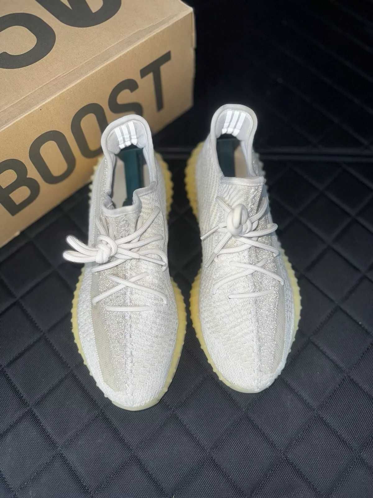adidas Yeezy Boost 350 V2 naturalny (z pudełkiem po butach) R-44.5