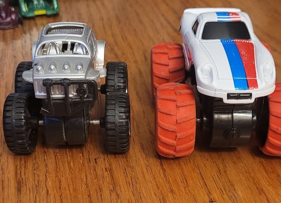 Zestaw 2 autka Monstertruck