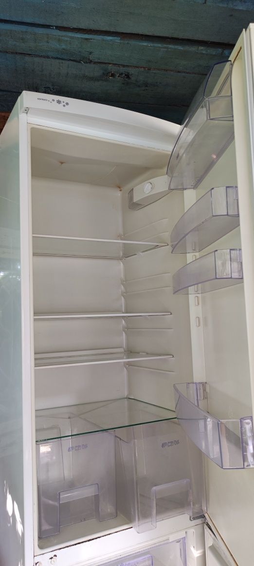 Крепеж для полки для холодильника ZANUSSI ZRB 638 FW на запчасти