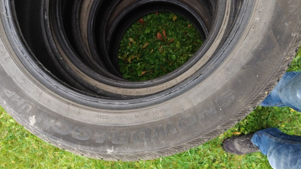 Opony zimowe 225/55/r18