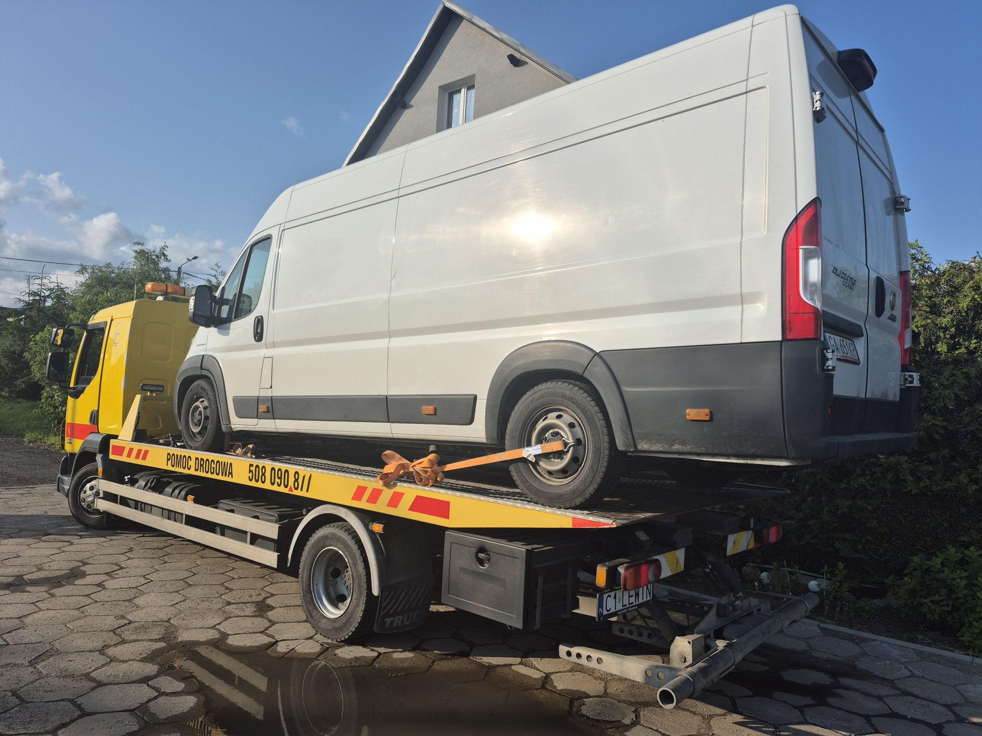 Pomoc Drogowa Transport Holowanie A1 Autostrada maszyn  motocykli bus