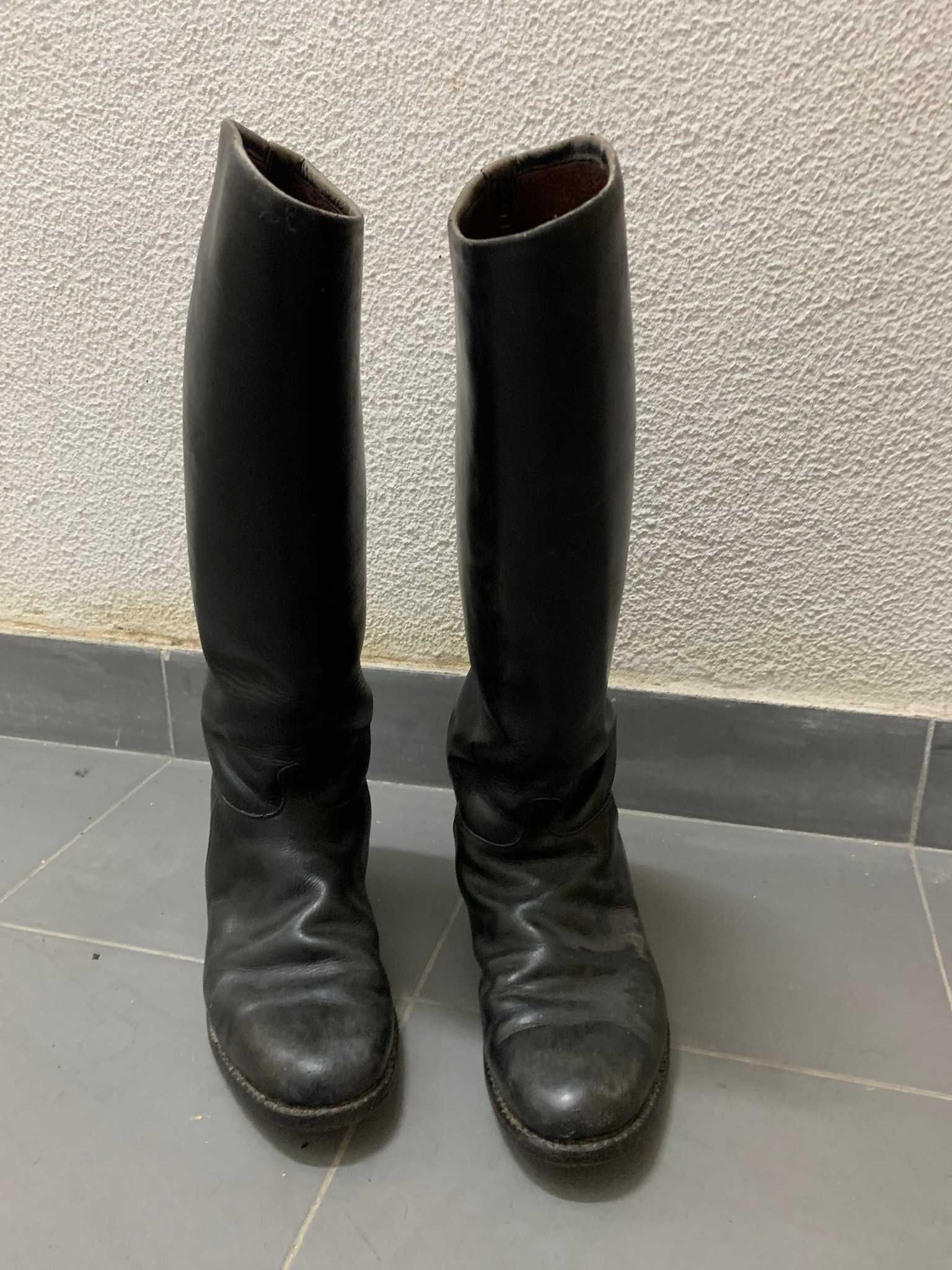 Botas de montar a cavalo em cabedal