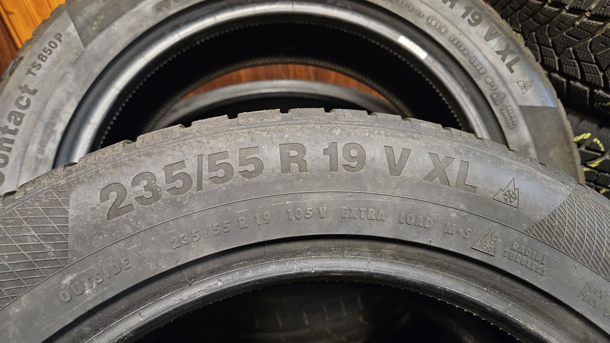 Opona 235/55-19 CONTINENTAL