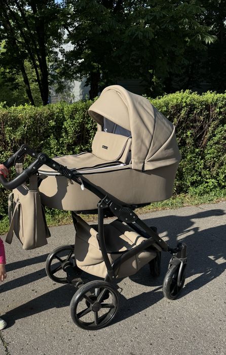 Коляска 2 в 1 з екошкіри