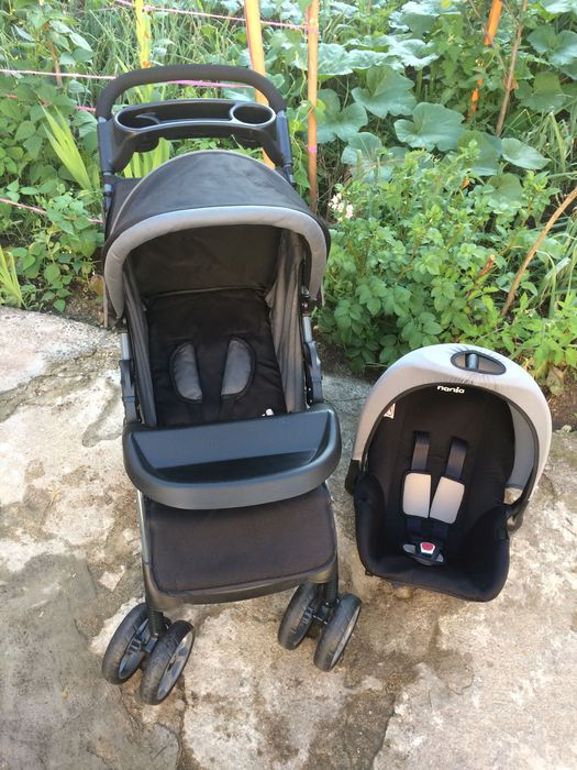 Carrinho de bebé com babycook