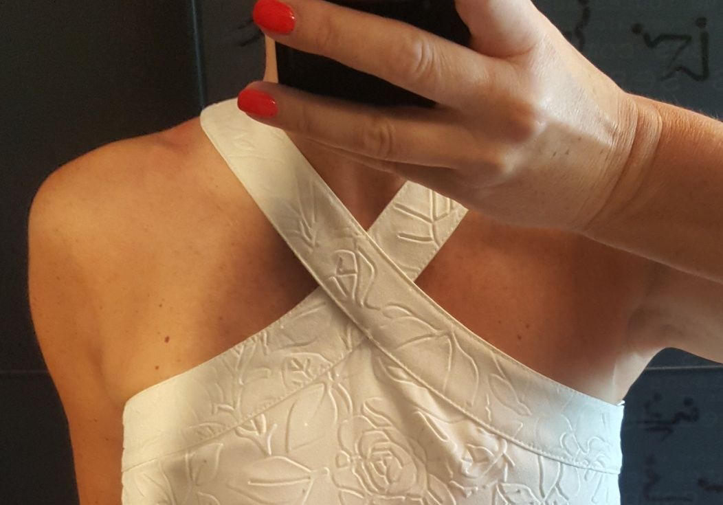 Sukienka biała odkryte ramiona rozmiar S