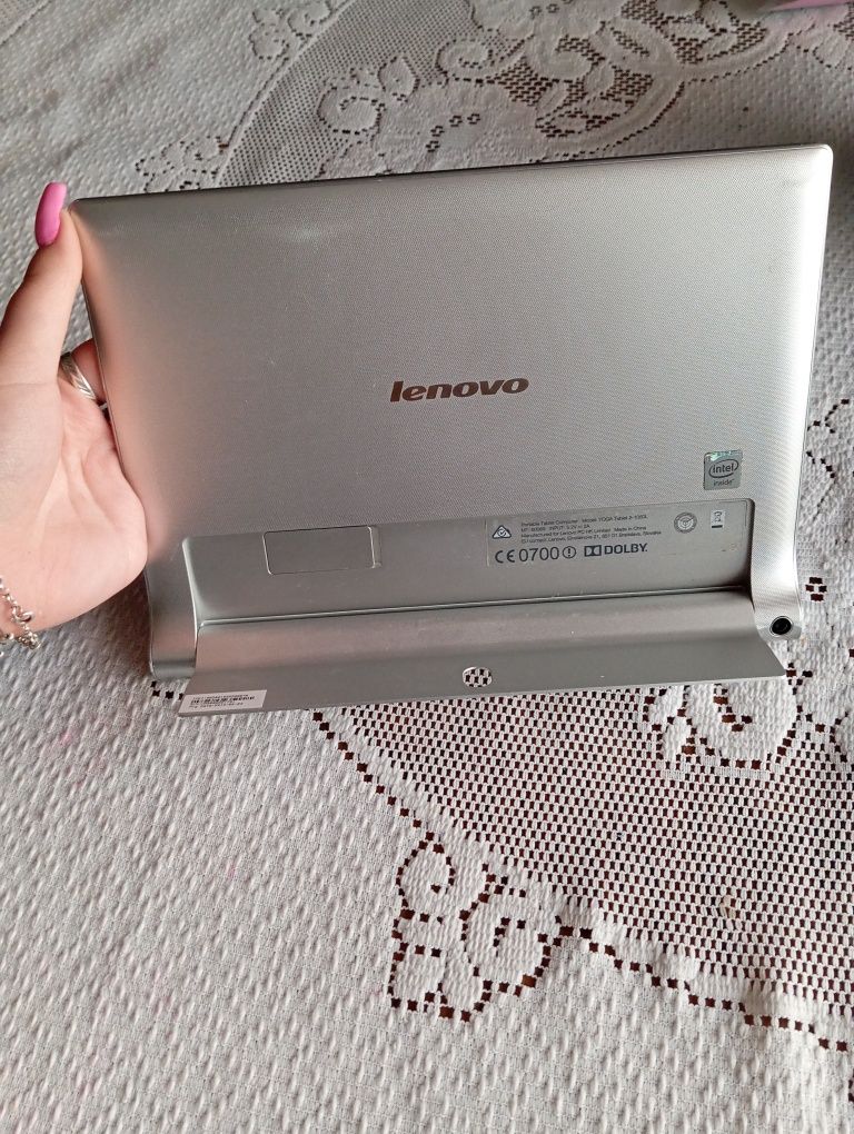 Tablet LenovoPad Yoga 2-1050L