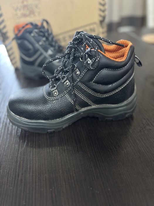 Buty robocze Bennon – rozmiar 36 – bardzo dobry stan