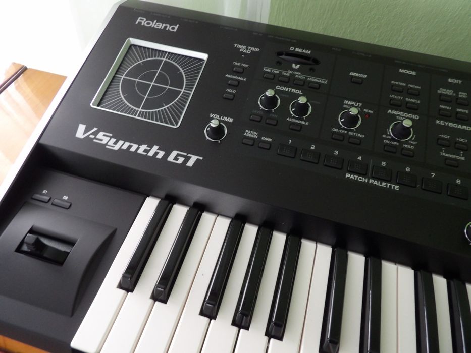 Синтезатор Roland V-Synth GT