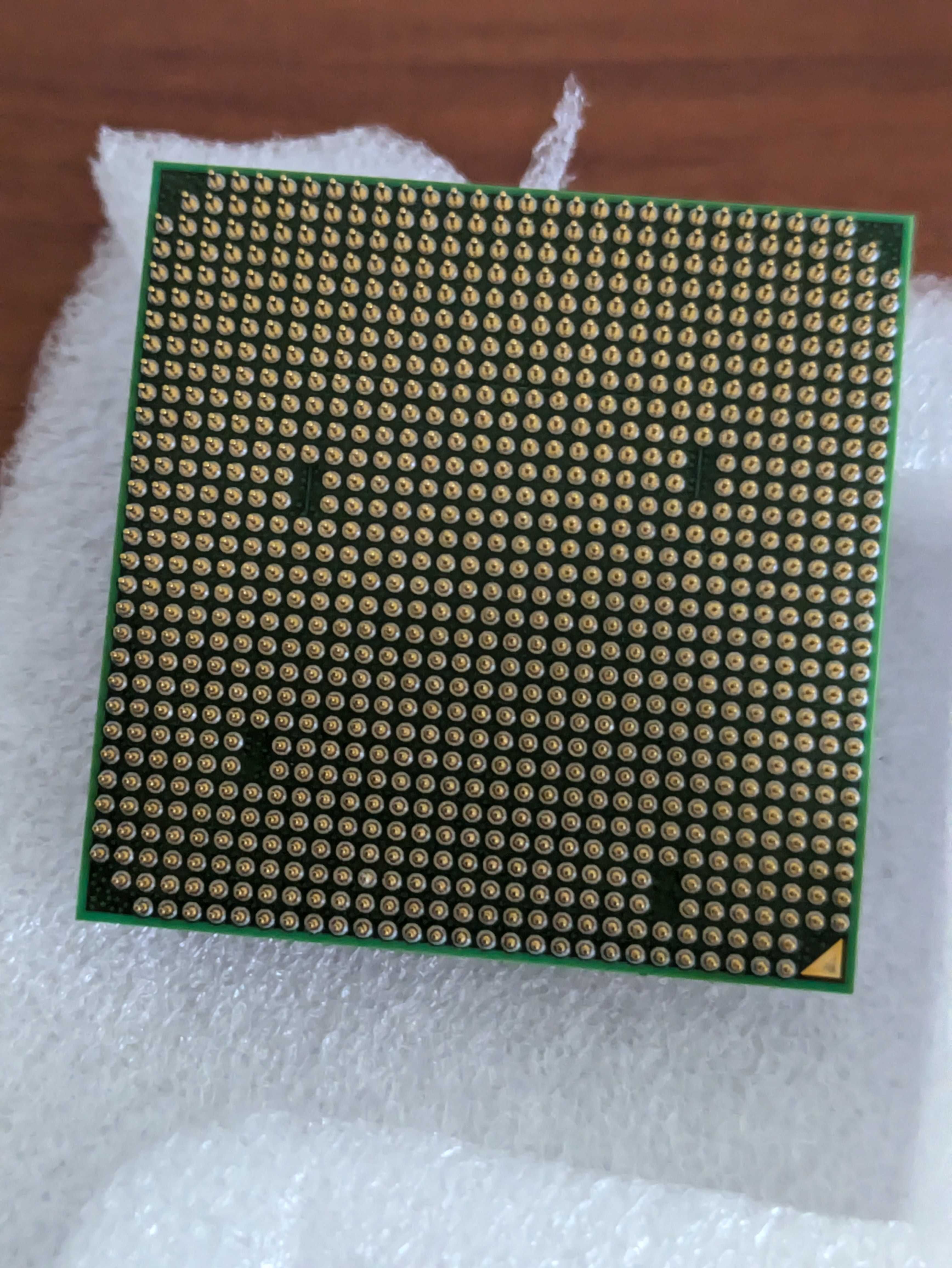 Процесор AMD Athlon 64 X2 4000+, 2 x 2,70 ГГц, 2 x 1 МБ AM2