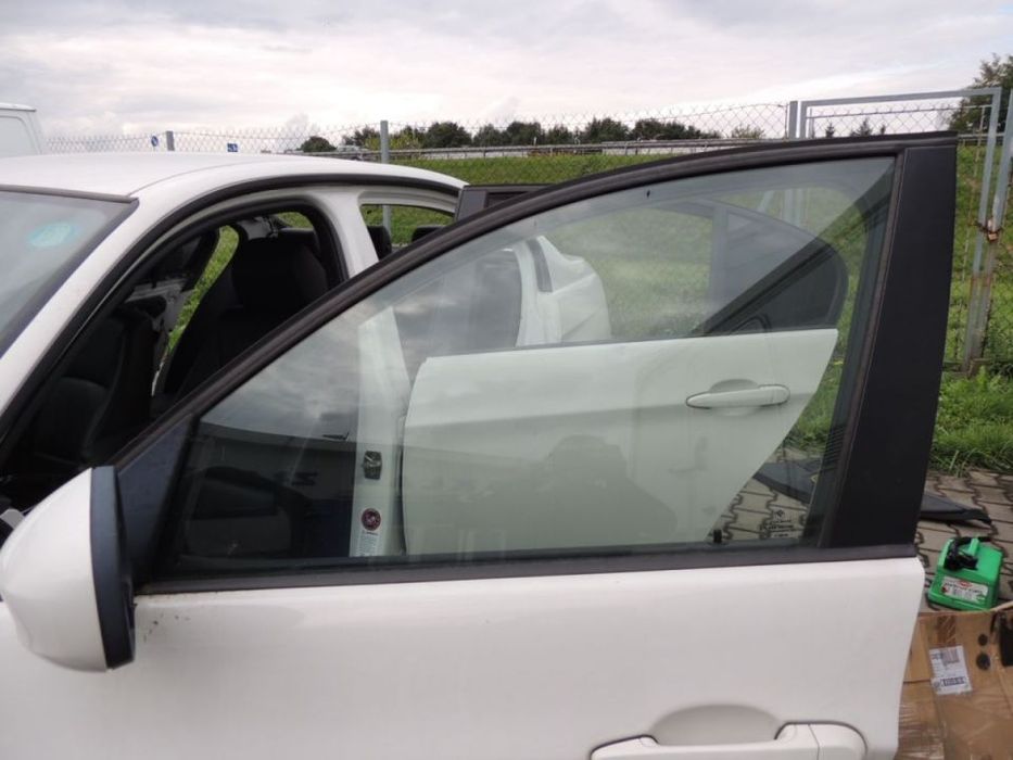 Szyba boczna lewy prawy przód BMW serii 3 E90 lift &#039;10