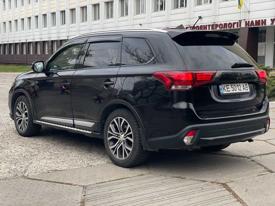 Mitsubishi Outlander 2015р 2,4 Повний привід! Обмін! Розстрочка!