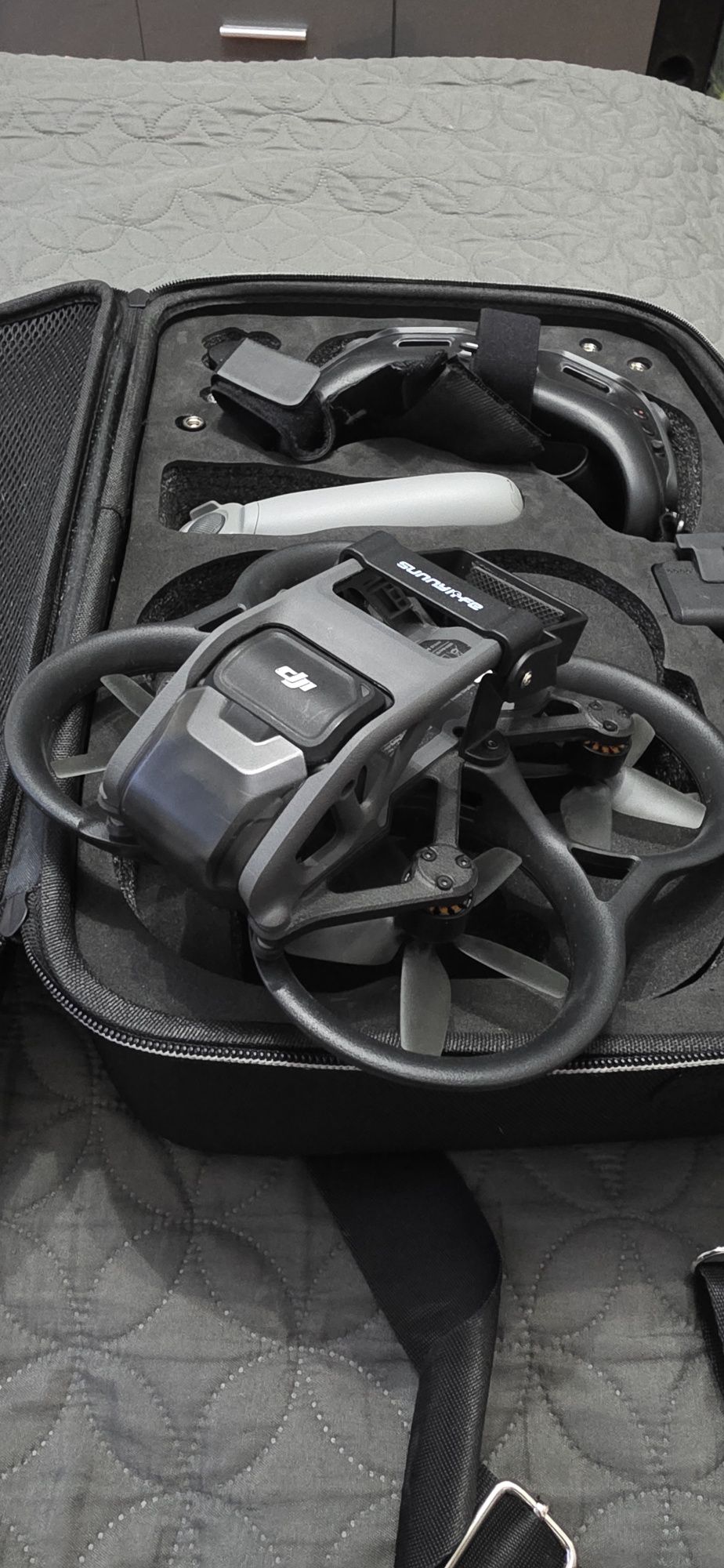 Sprzedam dron DJI Avata