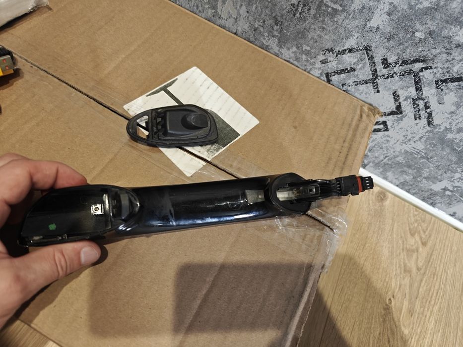 Правая дверная ручка BMW G11 G12 без ключа