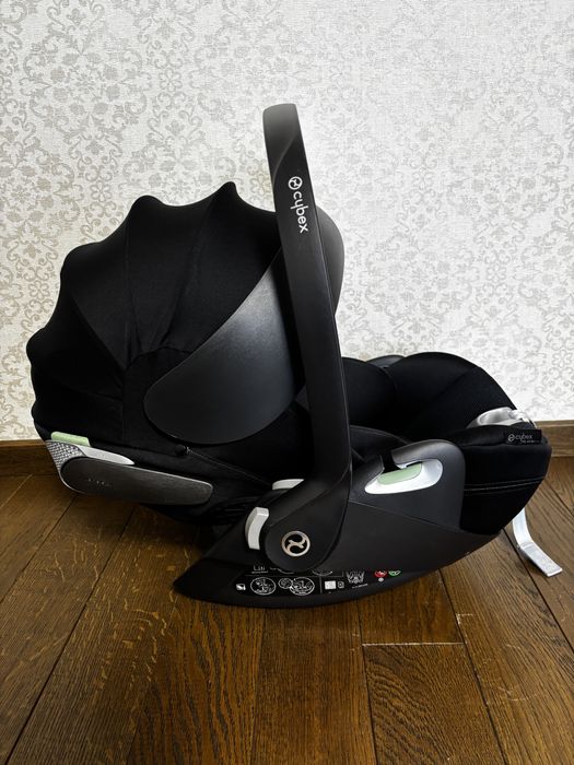 Автокрісло Cybec Cloud T + plus i-Size Sepia Black чорне для двійні