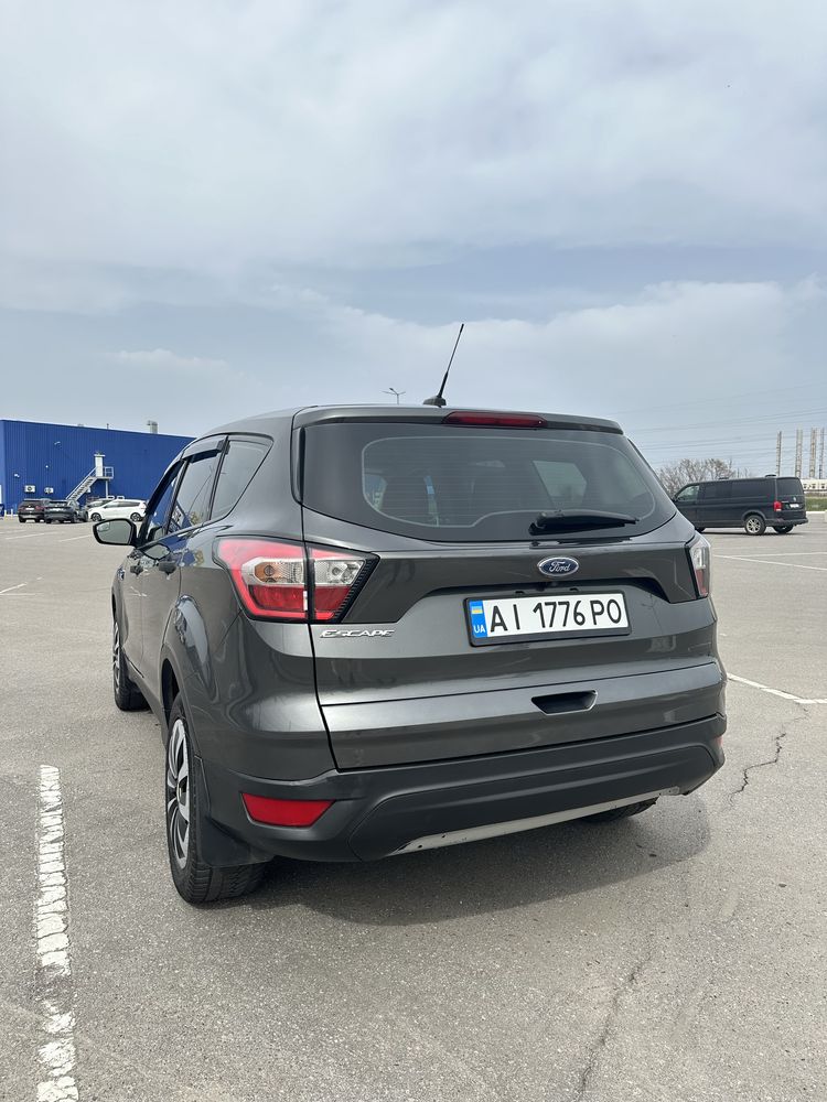 Ford Escape 2017 рік