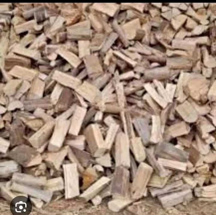 Lenha de pinho seca 35€ o metro cúbico