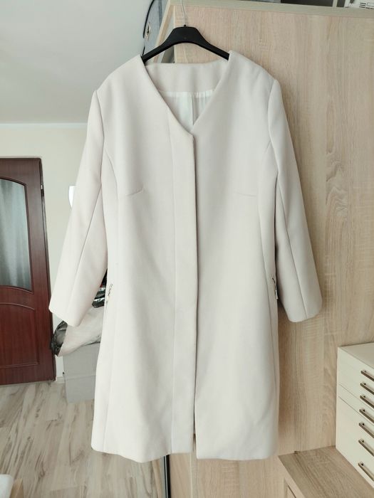 Kremowy płaszcz damski zimowy mohito xl