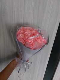 Bukiet 13 róż w kolorze różowym