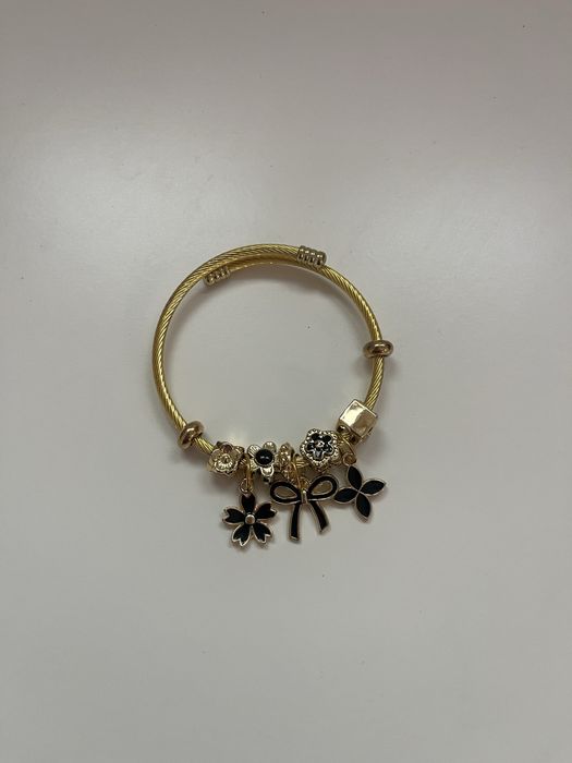 mala absolutamente nova