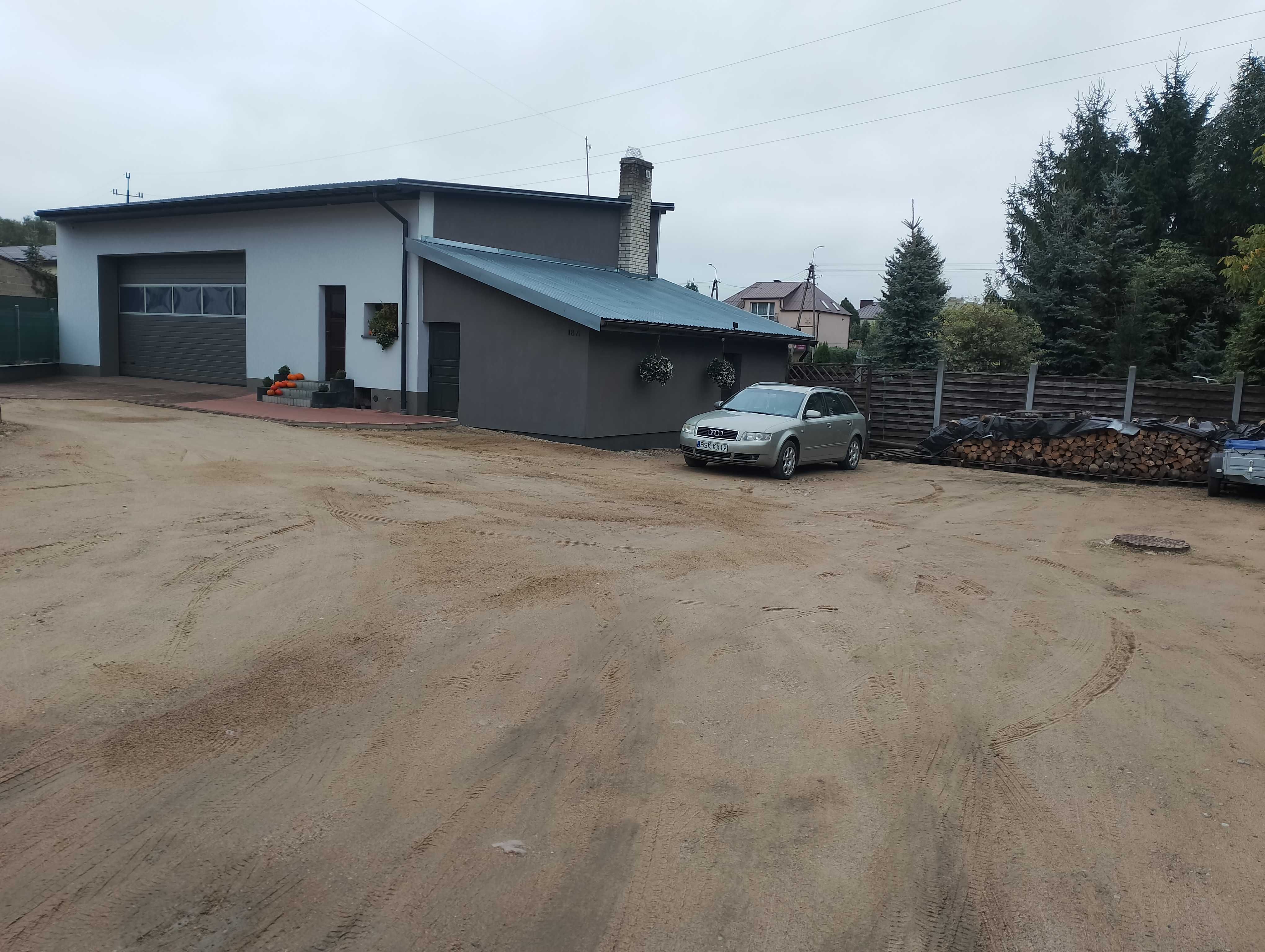 Sprzedam działkę 724m2 z budynkiem handlowo-usługowym Dąbrowa Biał.