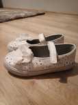 Buty dziewczęce rozm. 29, białe,