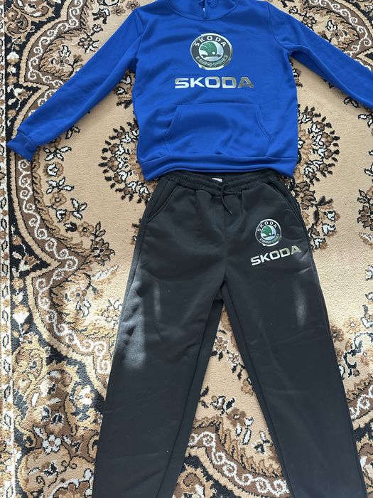 Продам зимовий спортивний костюм SKODA