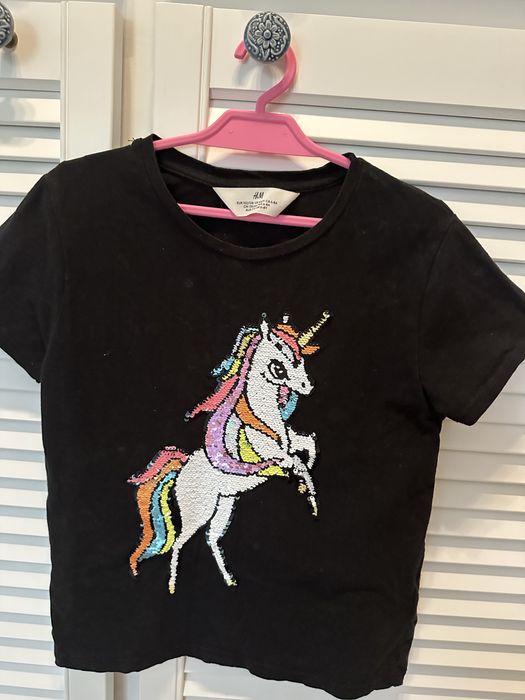 Bluzka z cekinowym jednorzcem rozm. 122/128