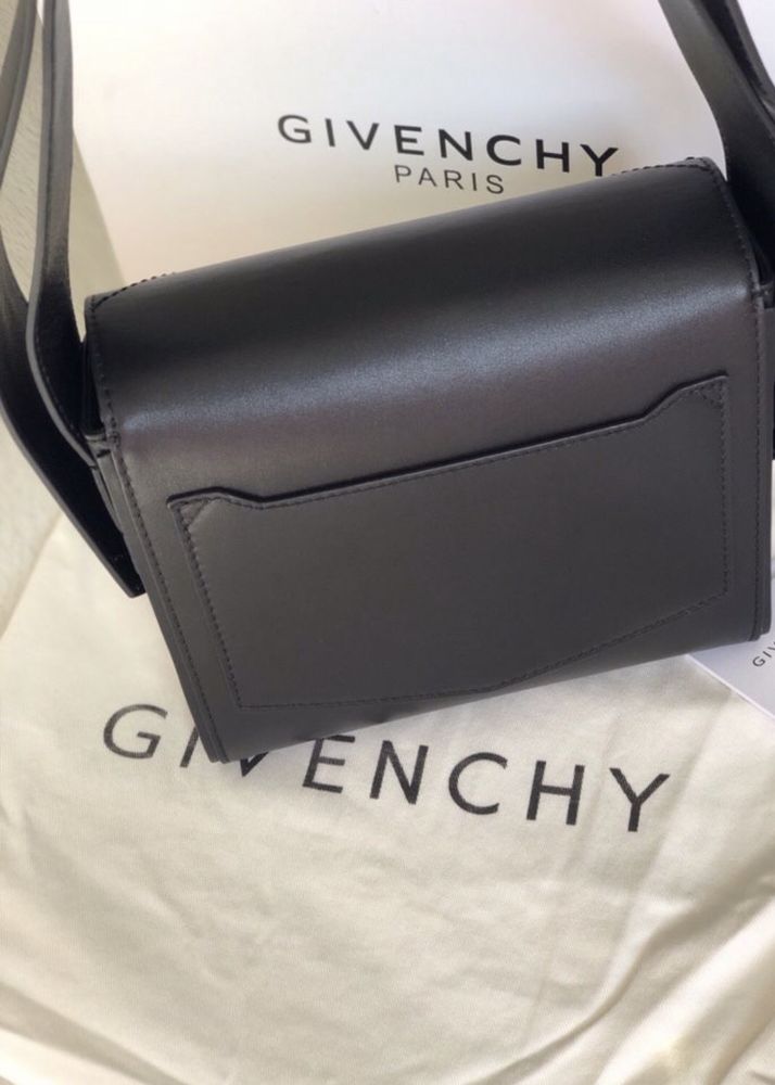 Сумка Givenchy з гладкої шкіри