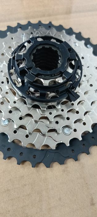 Kaseta Shimano CS-HG400-8 rzędowa..