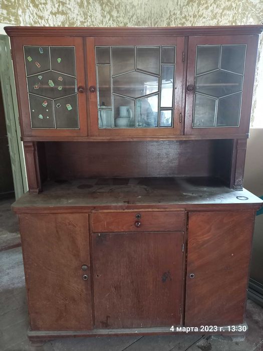Буфет старовини під реставрацію