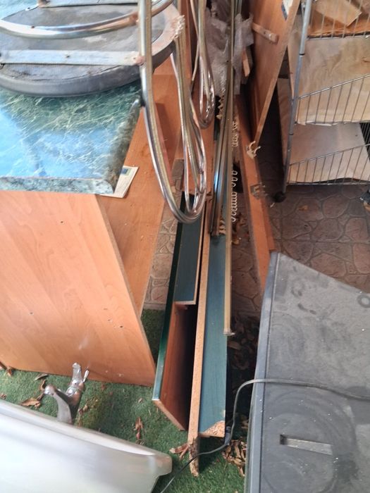 oddam za darmo pozostałosci z mebli sklepowych